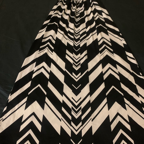 BCX Juniors Printed Halter Maxi Dress. XS - Picture 5 of 8